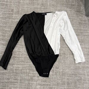 Zara silk black white color block Monochrome Long Sleeve plunge Bodysuit small